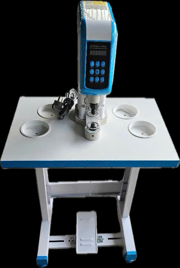 Máy Dập Nút Đồng